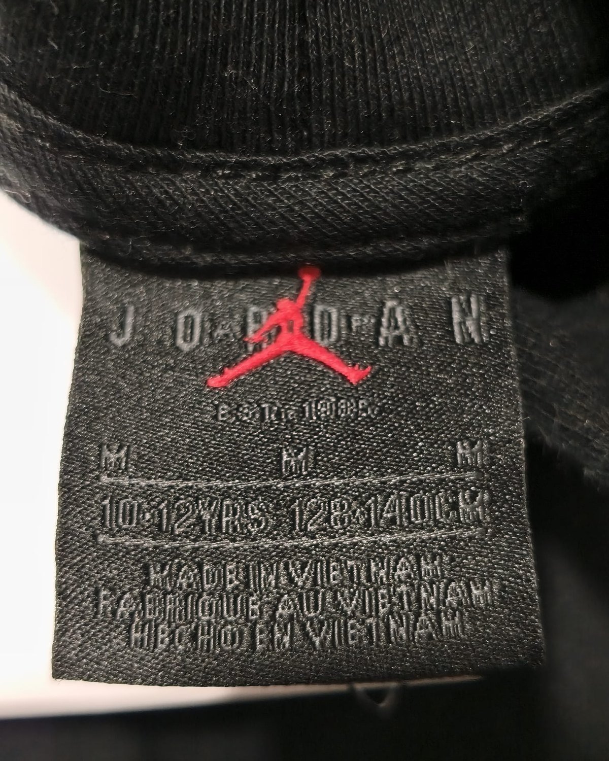 Jordan kids' hoodie size label M 10-12 years 128-140 cm