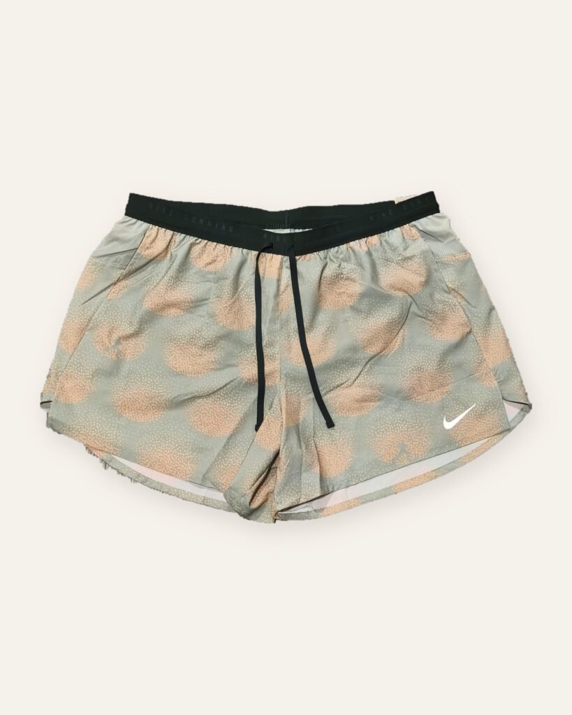 Nike Stride 5-inch running shorts Jade Horizon print – front view