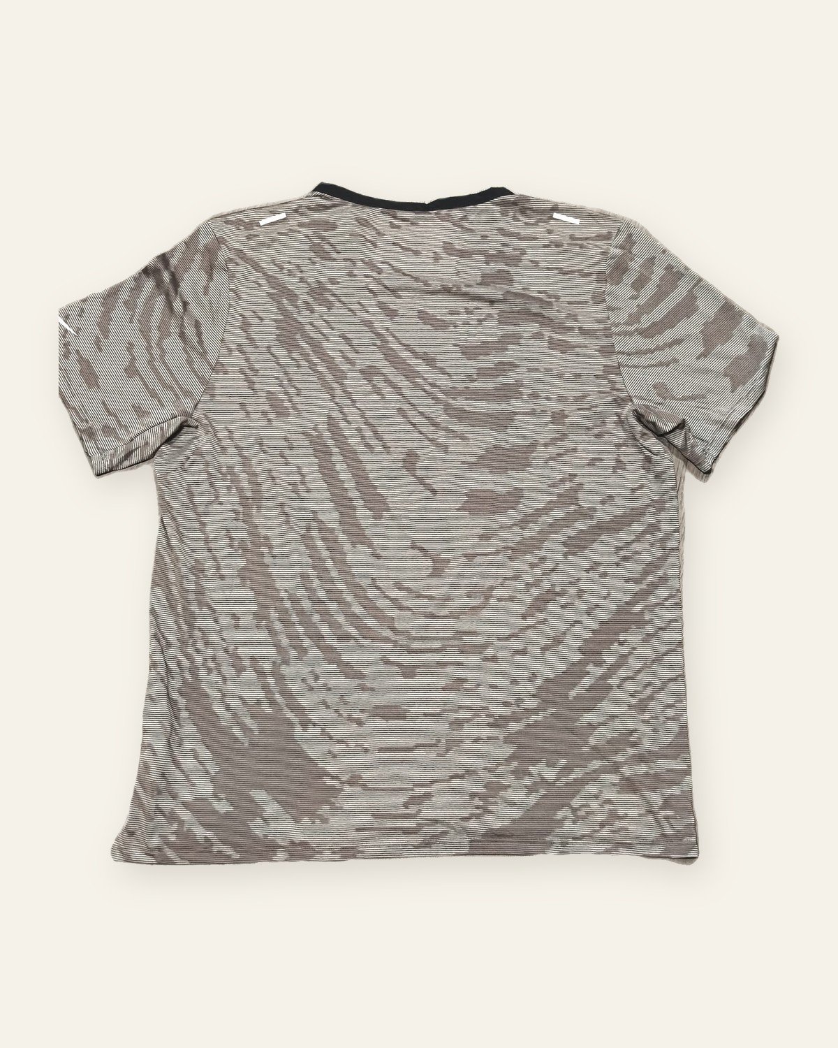 Nike Dri-FIT Run Division Short-Sleeve Running Top, Grey Print – back view