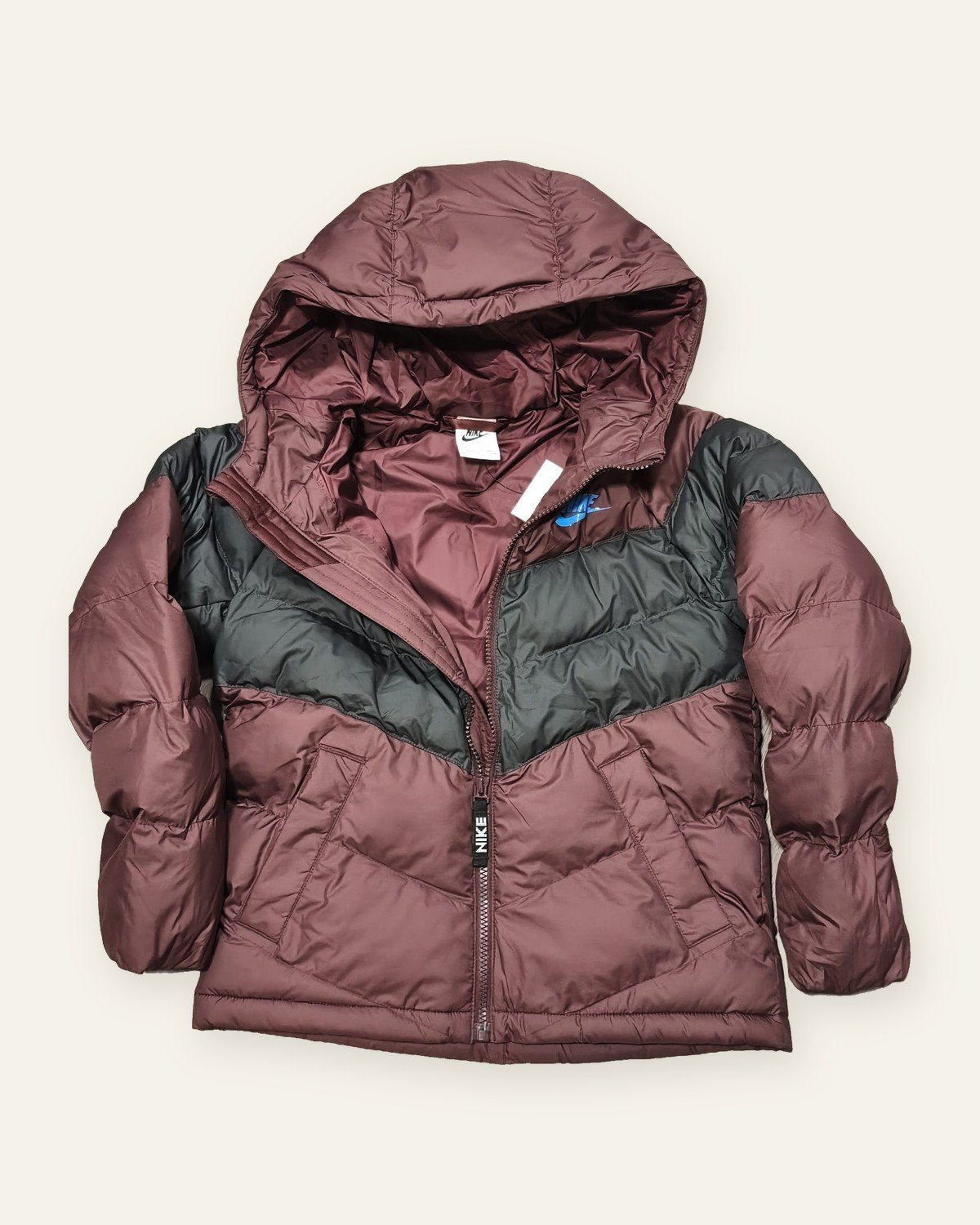 Nike Sportswear Older Kids' Synthetic-Fill Hooded Jacket, Burgundy/Black – open, inside view