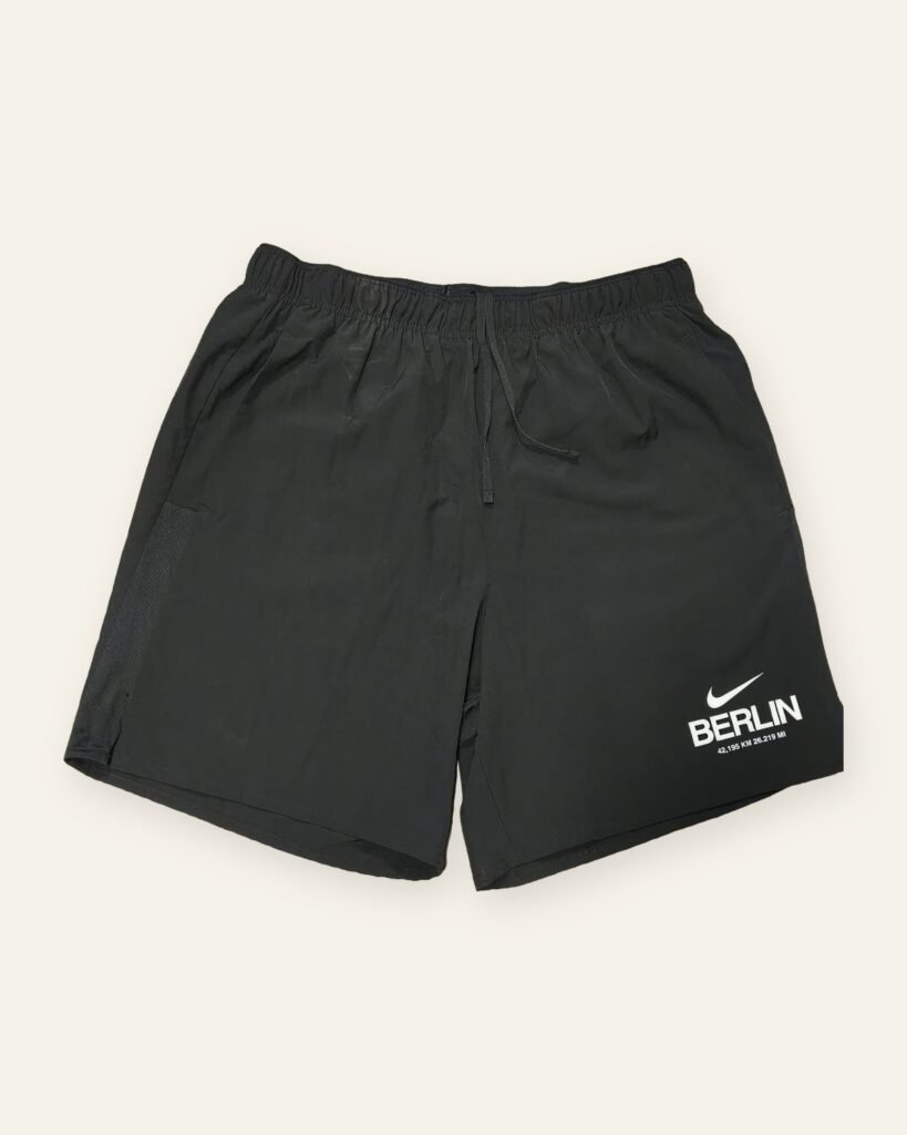 Nike Challenger "Berlin" 7-inch Running Shorts, Black – front view