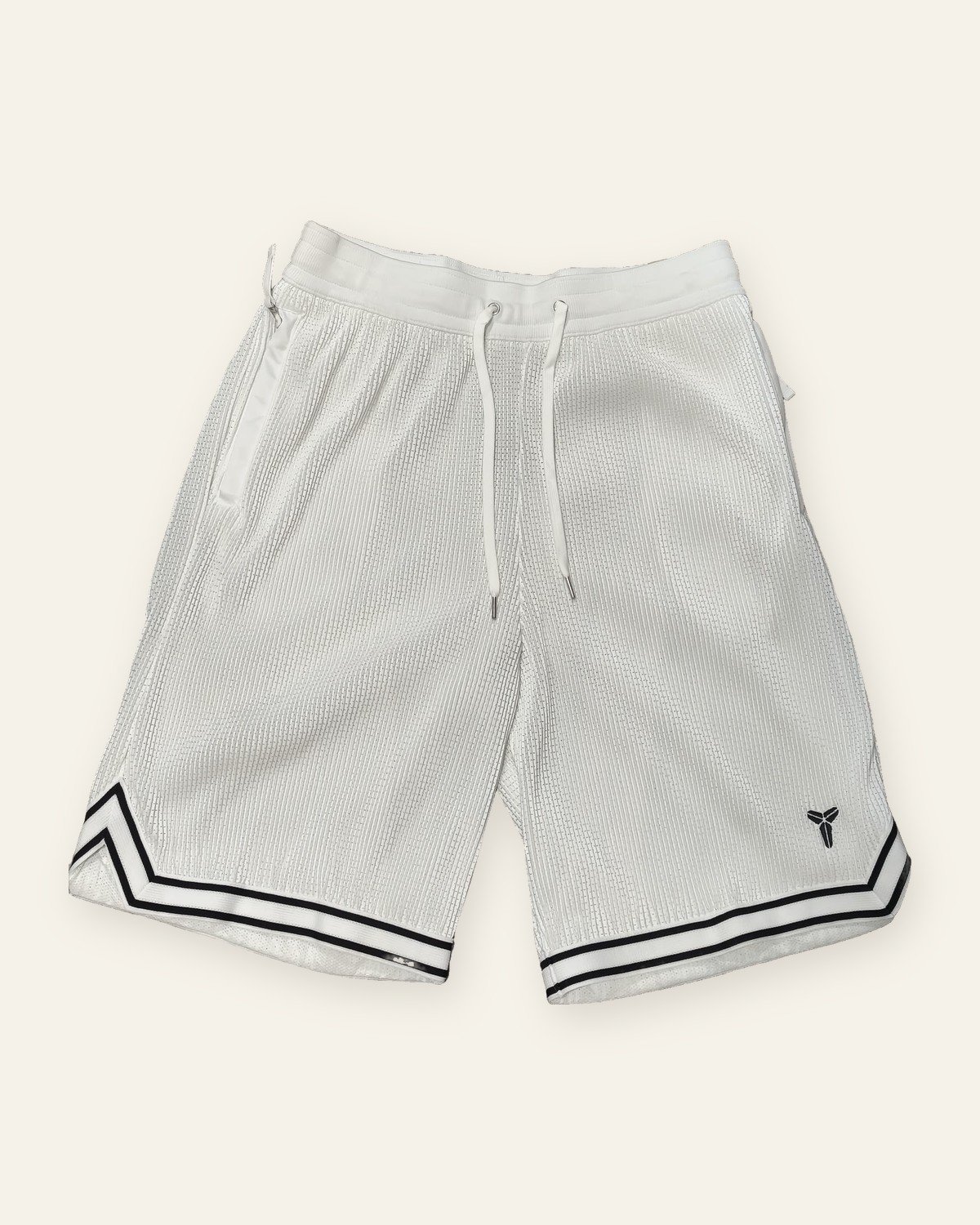Nike Kobe Pleated Basketball Shorts, White/Black – front view