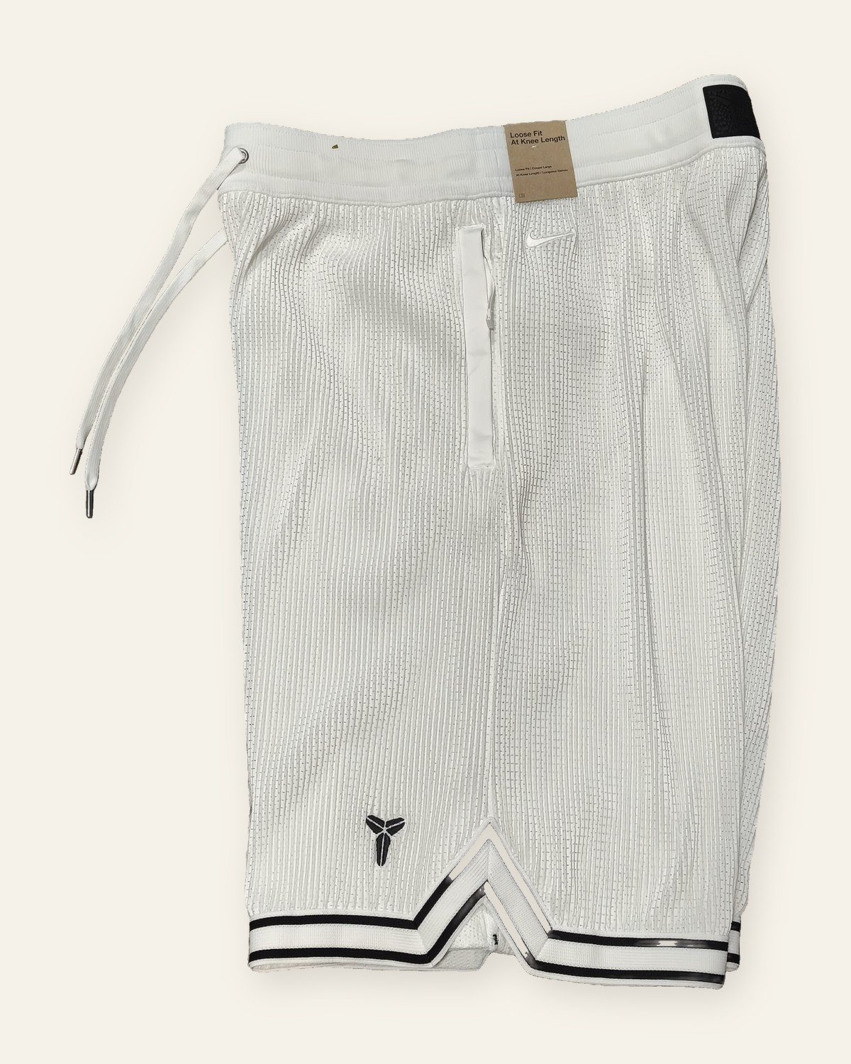 Nike Kobe Pleated Basketball Shorts, White/Black – side view