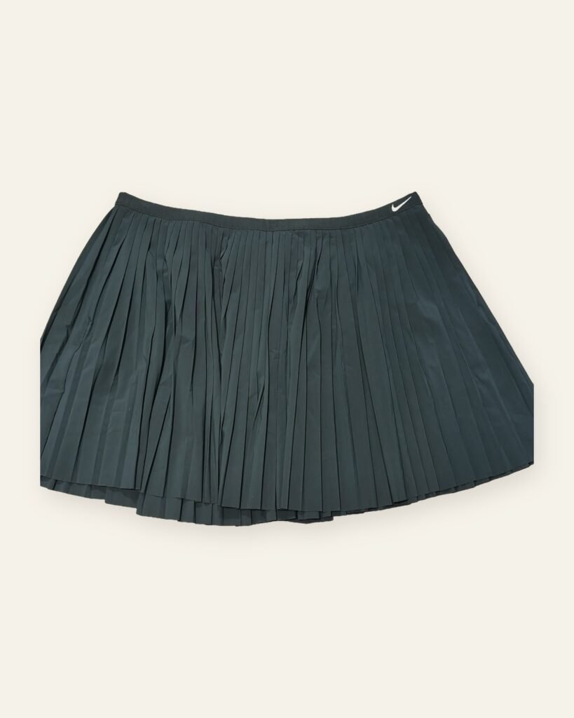 Nike Sportswear Women's Pleated Skirt, Dark Green – front view