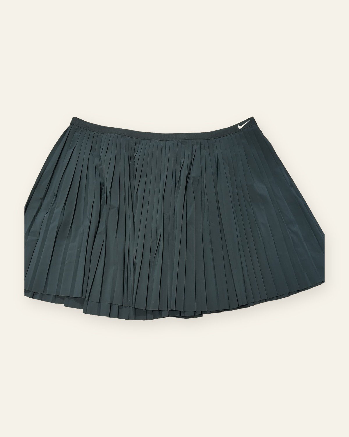 Nike Sportswear Women's Pleated Skirt, Dark Green – front view